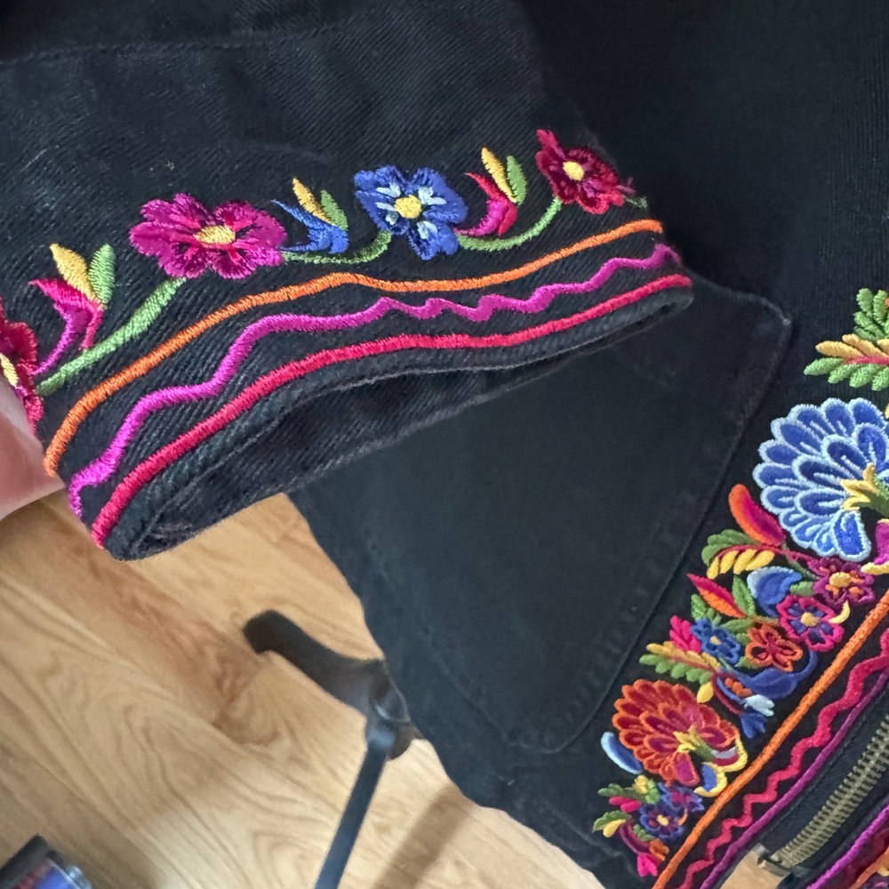 Embroidered Black Denim Jacket Pockets Full Zip , Craft Cuff Buttons Sz  Large - Picture 3 of 10